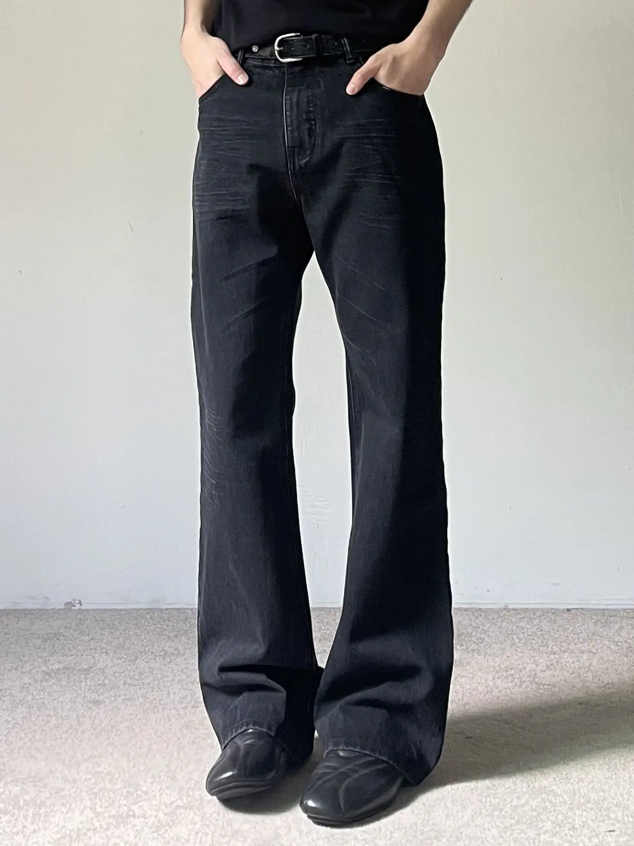 Calça Jeans Vintage Lavada de Bambu com Orelhas de Gato, Unissex, Slim Fit, Cintura Média, Fechamento por Botão, Não Deformável