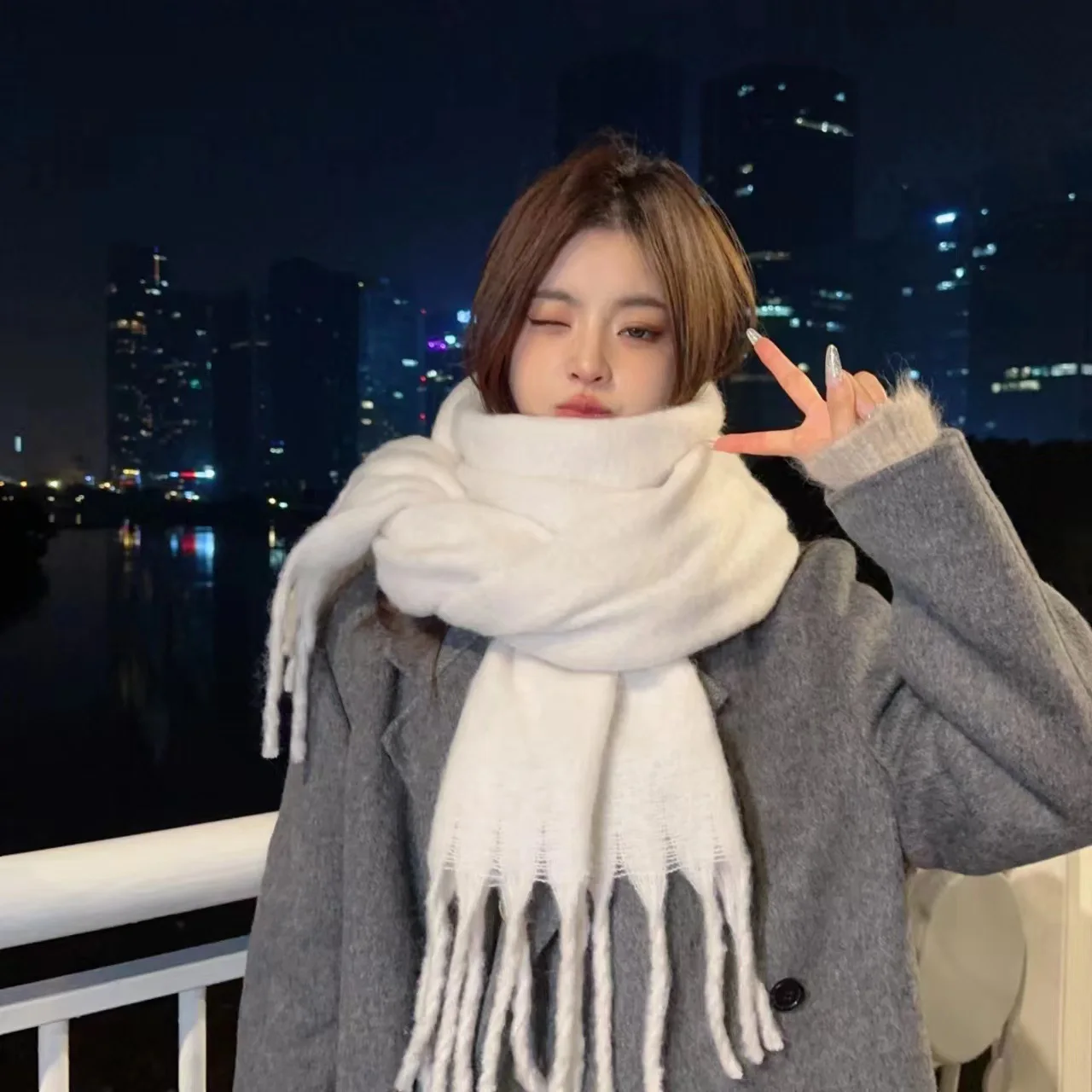 

2025 Новый модный нежный осенне-зимний двусторонний однотонный универсальный модальный утолщенный ветрозащитный шарф унисекс Wh13