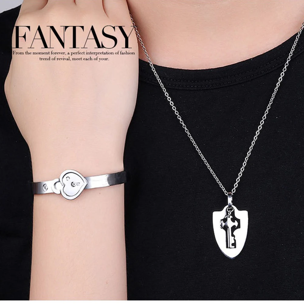 Couple Set of Watches Women And Men Wristwatches Stainless Steel Clocks with Lovers Jewelry Stainless Steel Key Pendant Necklace