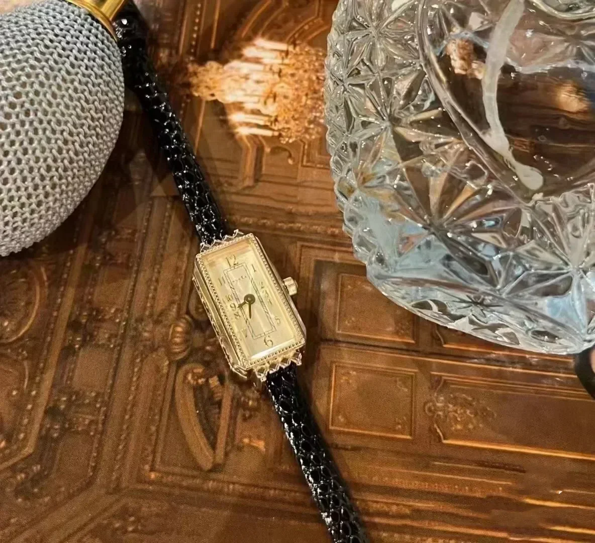 2024 New Women's Quartz Watch Gold Case Luxury Temperament Vintage Elegant Bracelet Real Belt Japanese Movement Gift for Lovers