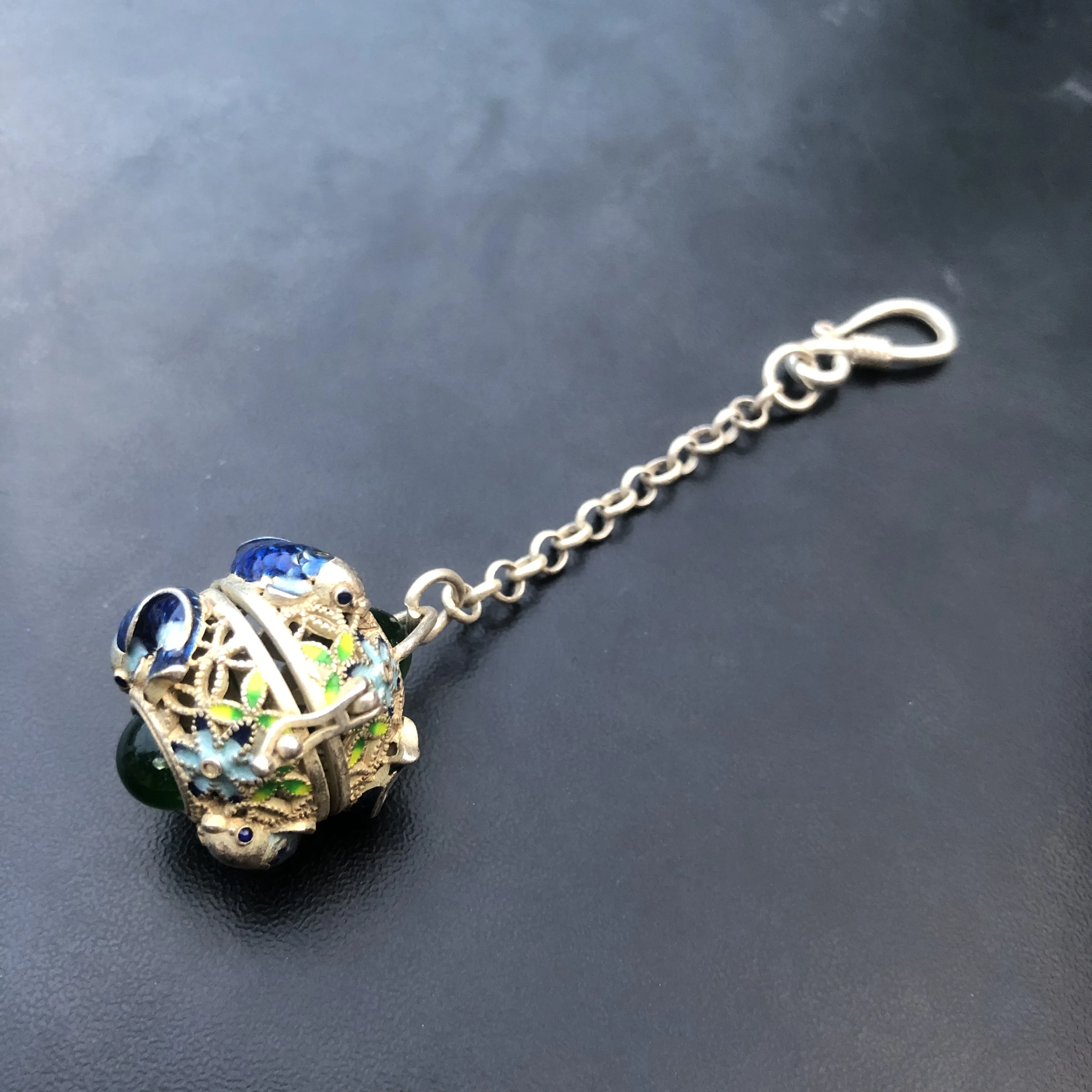 ヴィンテージチベットシルバー製クロアソンヌアロマロケットペン - Aroma Bead Sachet のレビューと価格