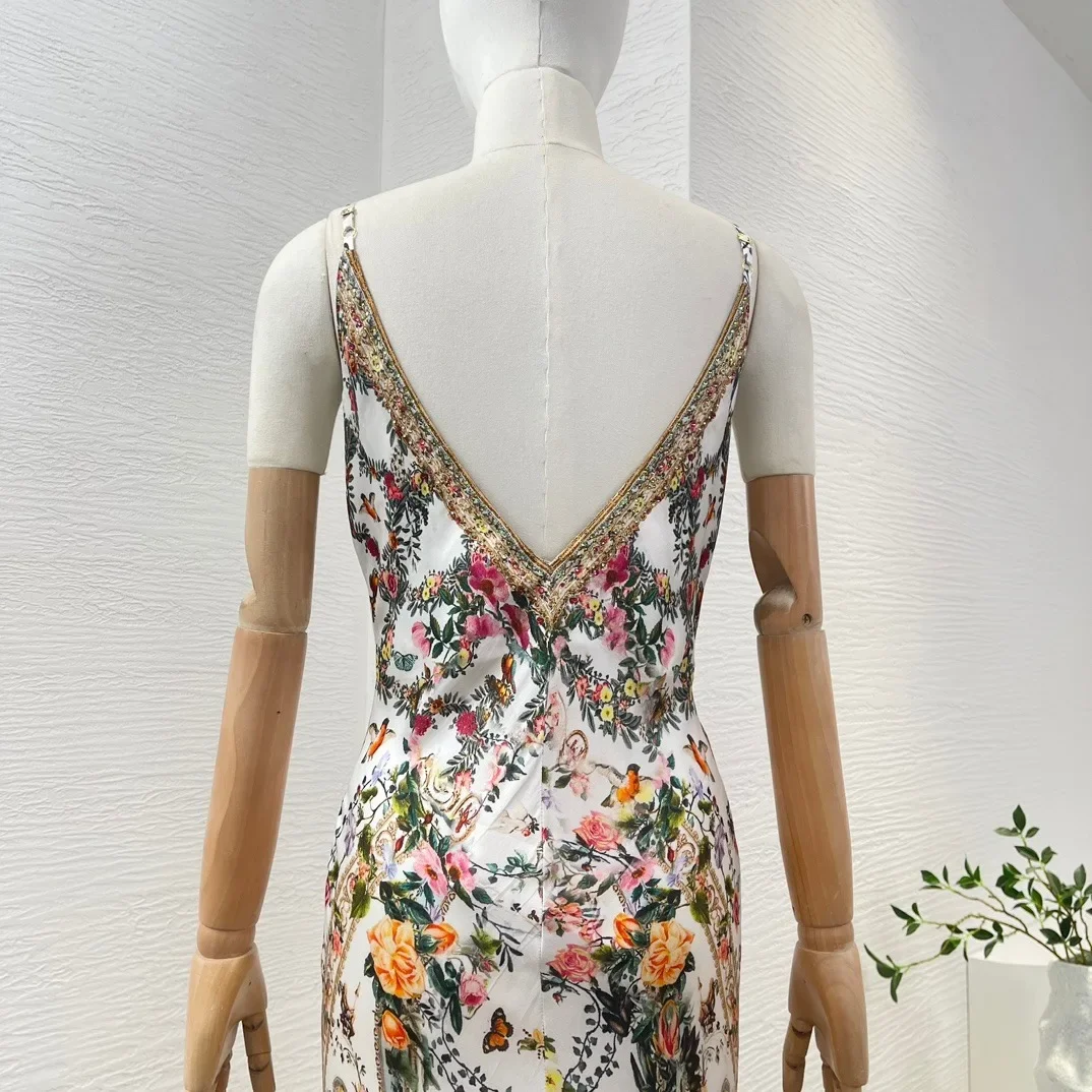 Ärmelloses knöchel langes Kleid mit weißem Blumen druck