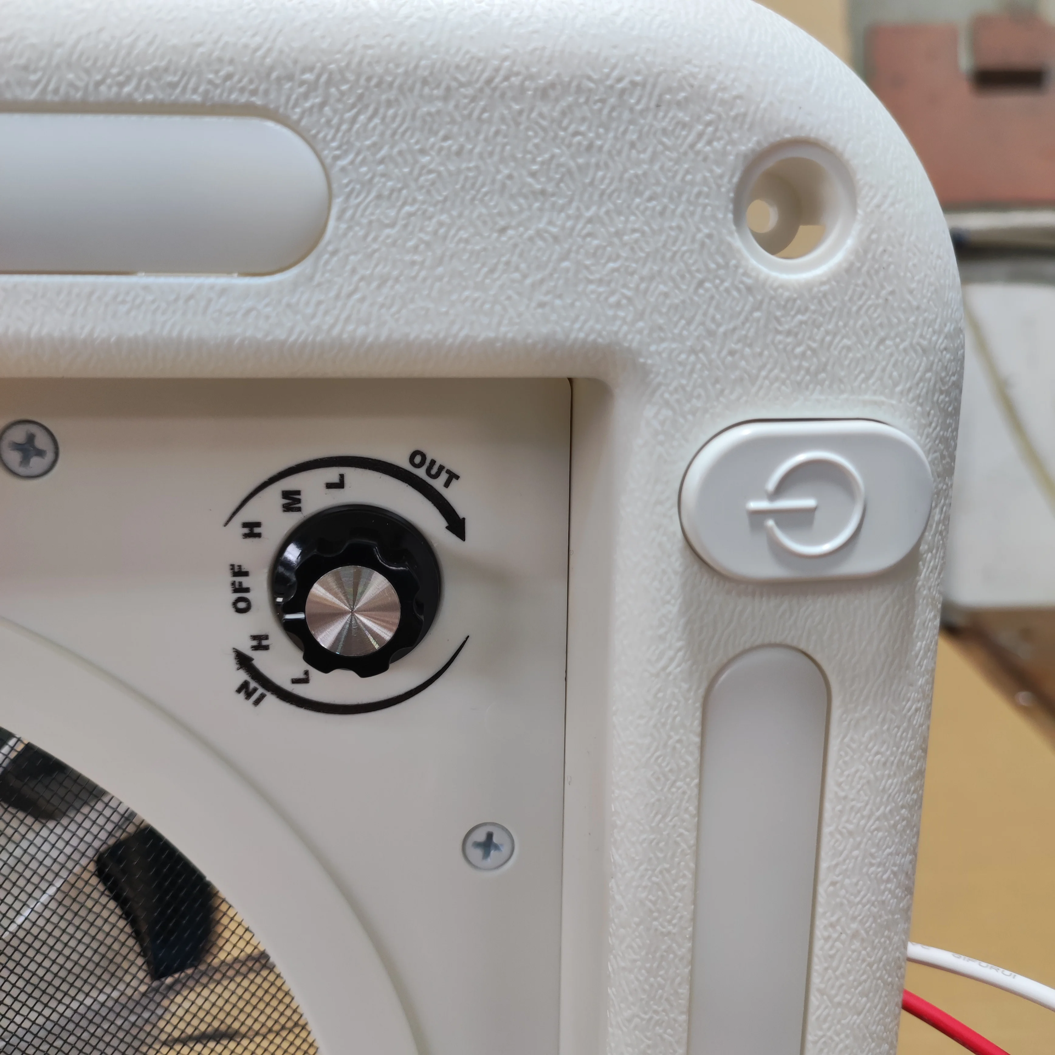 التيار المتناوب قافلة RV دليل سقف يفقس قوي دعم الذراع 12 فولت مصباح ليد الزجاج الهندسة البلاستيك الغطاء العلوي فتح حالة مستعملة