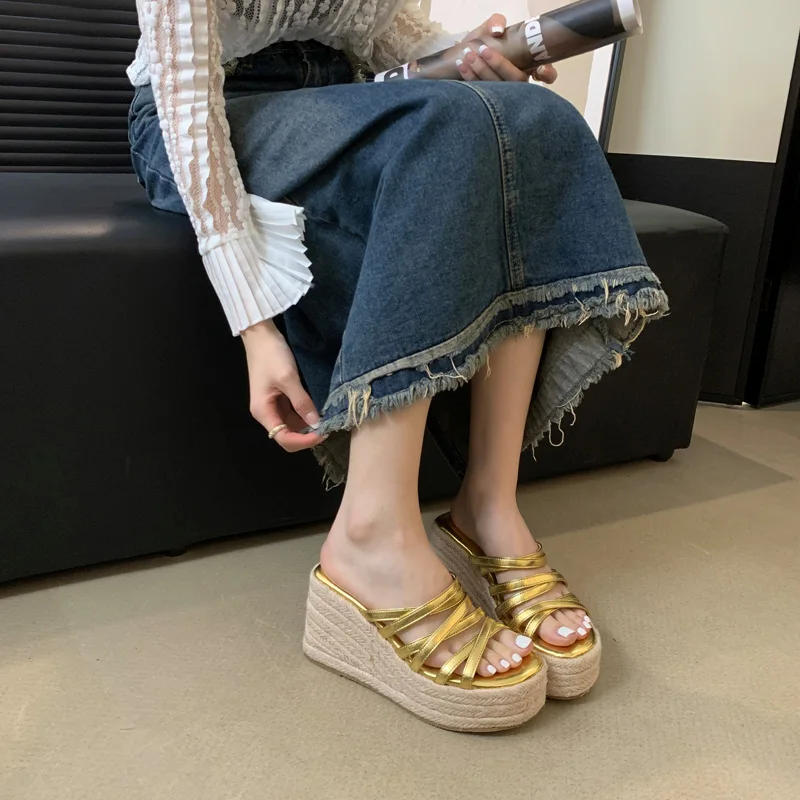 

Ladies Wedge Slippers Gold Platform Heeled Sandals For Woman 2024 Summer Rope Weaving Wedge Shoes Black Belt Cross High Heels