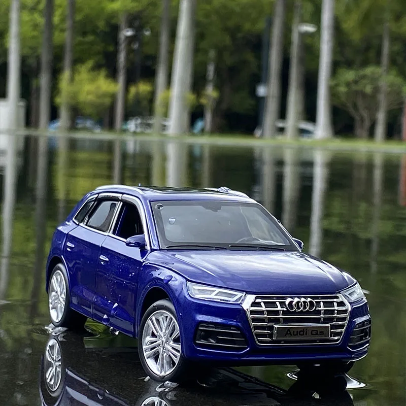 1:32 AUDI Q5 SUV modello di auto in lega Diecast e veicoli giocattolo modello di auto giocattolo in metallo alta simulazione Sound Light Collection