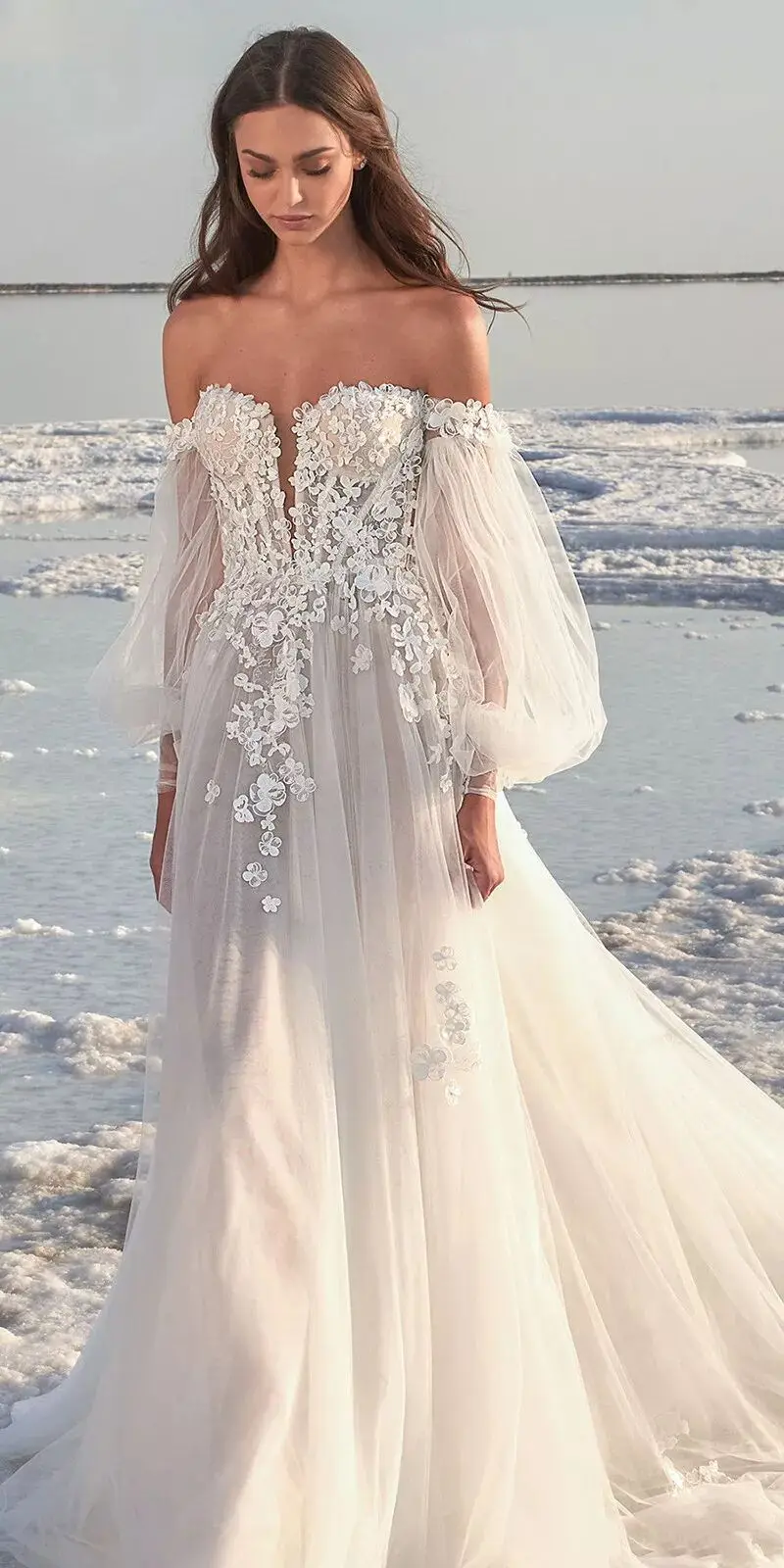 

Customized Beach Off Shoulder Wedding Gowns A Line Silk Tulle Wedding Dress Sexy Long Puff Sleeve Floral Applique Bride Dress