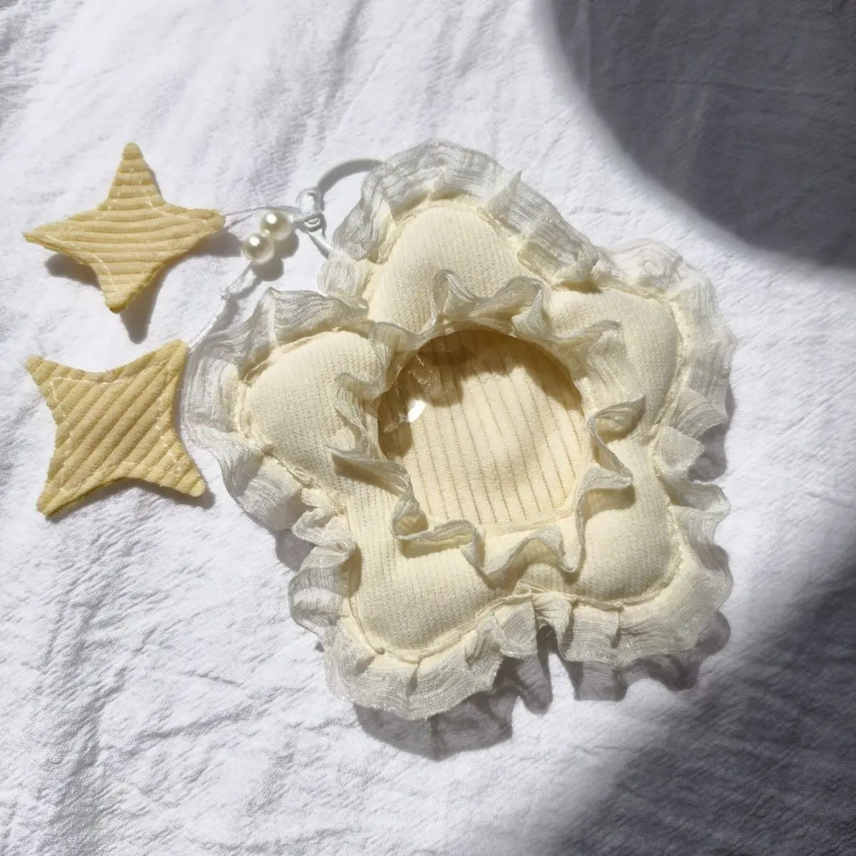 

Cute Lace Badge Protector Keychain Holder Anime Magnetic Merch Display Pouch Bear Star Itabag Accessory Single Badge Case