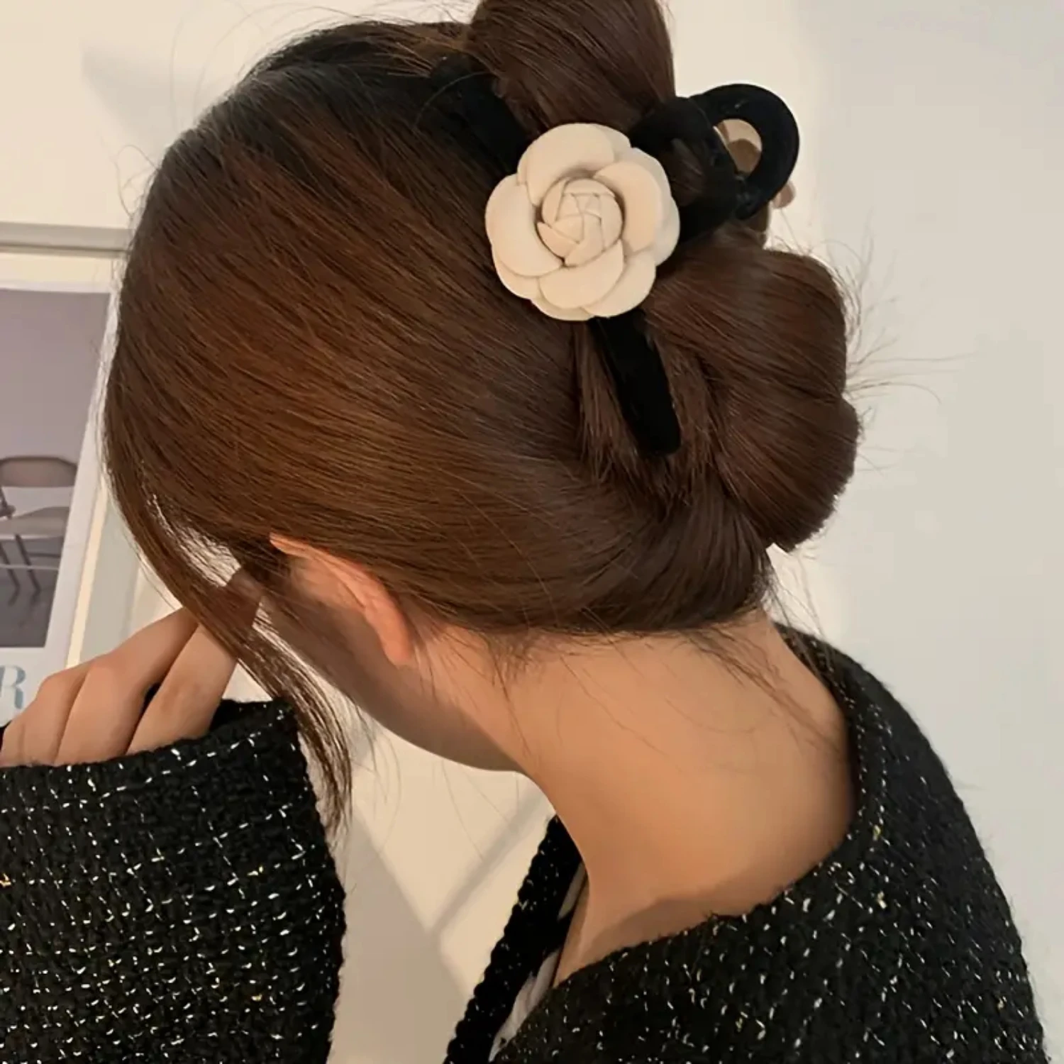 Lussuoso fermaglio per capelli con corpetto a forma di fiore di camelia: elegante accessorio a molletta francese per donna, design classico con fiocco perfetto per l'autunno