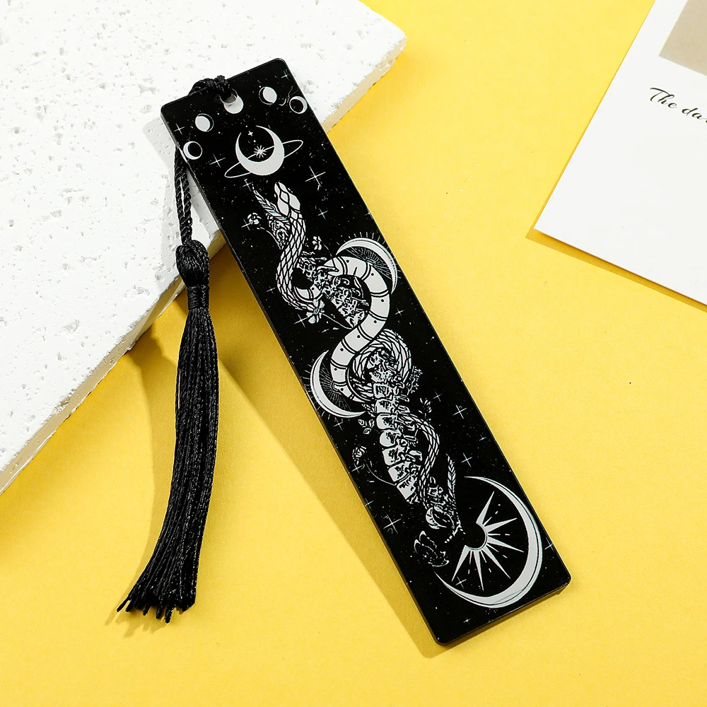 Black and white high-end graphic bookmark, exquisite craftsmanship, is the best gift for friends who love reading to learn.