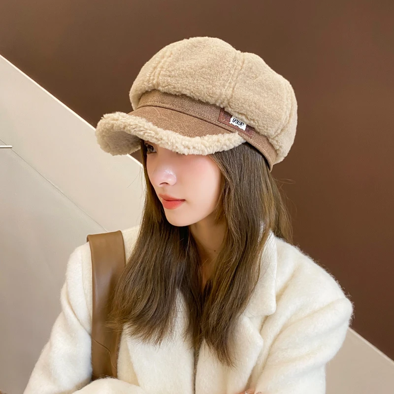 New Lamb Hair Octagonal Hat for Women's Korean Fashion Duck Tongue Hat with Plush Bud Hat, Fashionable British Retro Artist Hat