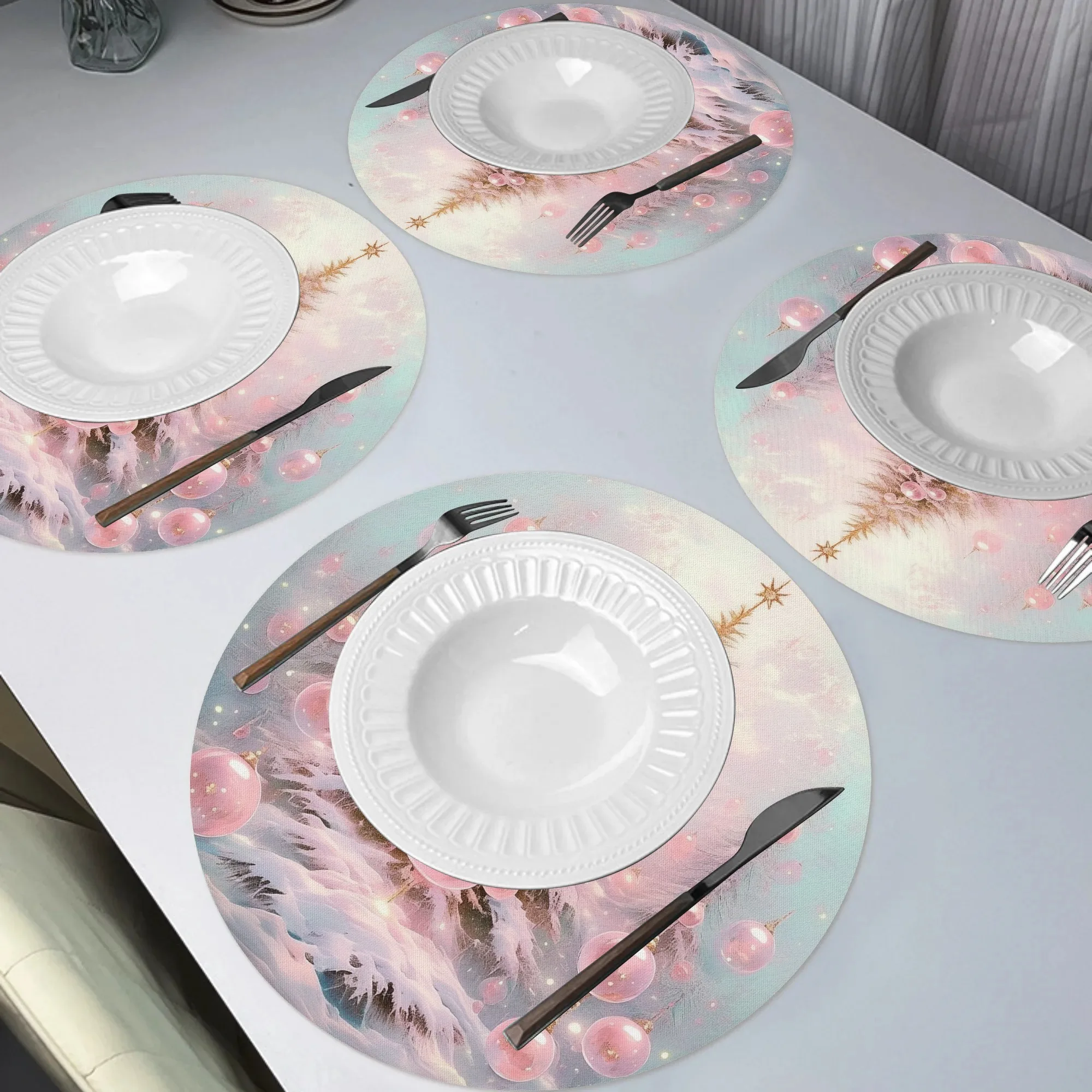 2/4/6/8Pcs Pink Christmas Tree Placemats, Round Table Mats, Merry Christmas Decorations, Non-Slip Washable Polyester, Hand Washable, Home and Kitchen Decoration, Suitable for Daily Holiday Banquets and Party Table Deco
