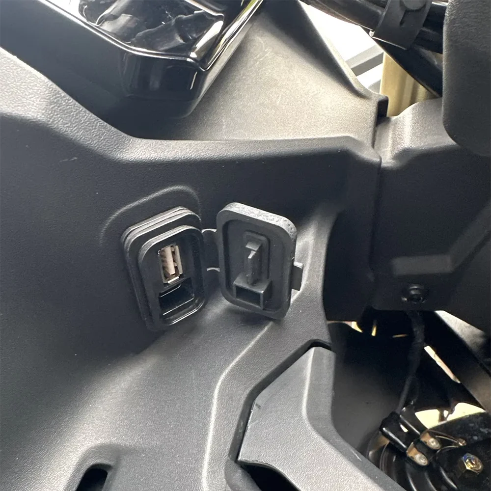 Motorcycle USB Power Interface Socket Type-C Impulse Charger Port For CFMOTO CF MOTO 250SR 250SRS 250SR-S SR250 250 SR 450 SRS