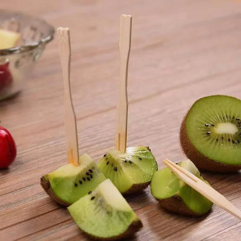 קיסמי עץ חד-פעמיים לפירות וקינוחים 80 יחידות