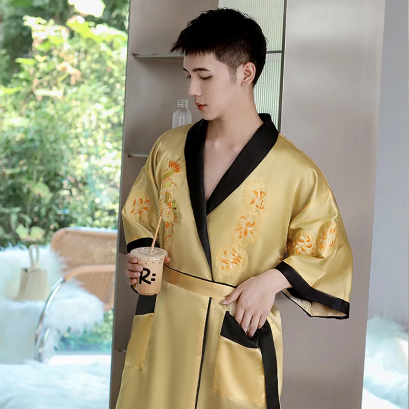 Chinese Style Embroidered Dragon Men Robe Kimono Bathrobe Gown Half Sleeve Satin Sleepwear Nightwear Loose Home Wear with Pocket