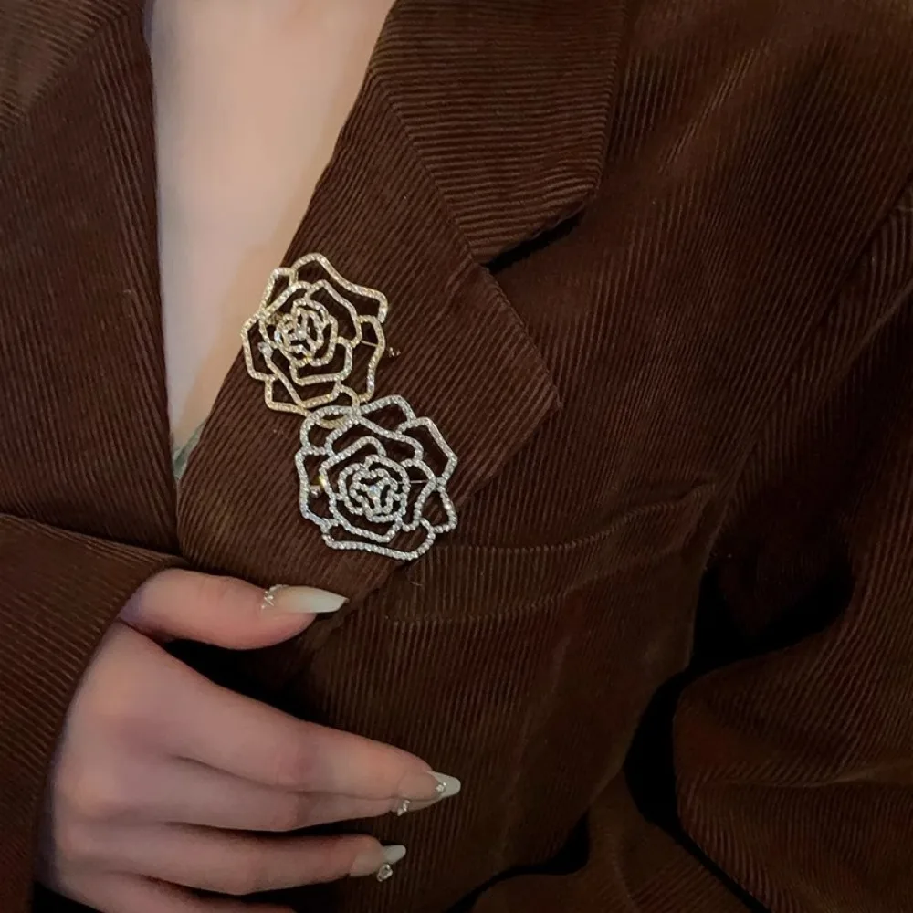 Alluring Classic Gold-Toned Hollow Inlaid Zircon Rose Brooches for Women Fashion Garden Party Festival Gifts Accessories Jewelry