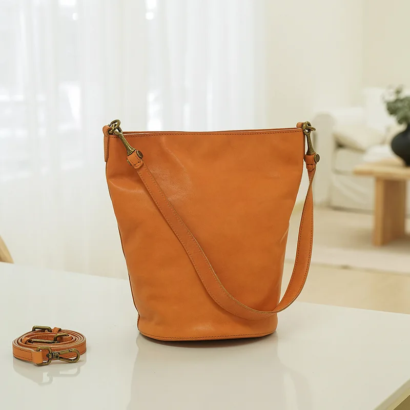 

Vintage Solid Genuine Leather Women Fashion Shoulder Bag Simple Soft Bucket Bags High Quality Designer Large Capacity Purse