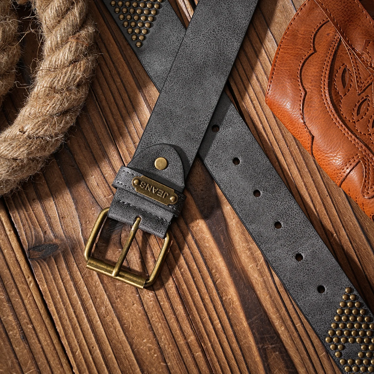 Ein Gürtel im Western-Stil aus PU-Material für Damen und Herren, ein lässiger, retro und klassischer personalisierter Gürtel. – Detail 5