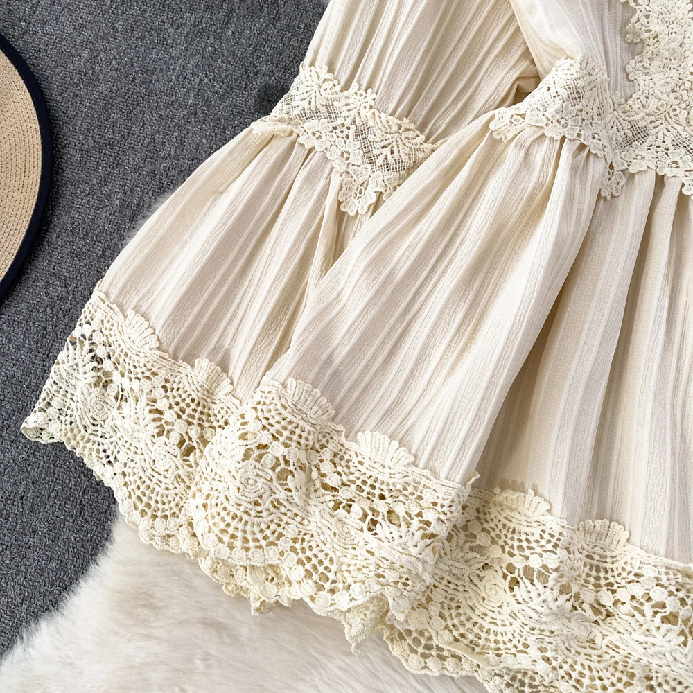 Autumn Ball Gown Blouse for Women Lace Patchwork Long Flare Sleeve V-Neck Tops Female Luxury Pleated Sweet Chic Korea Style New