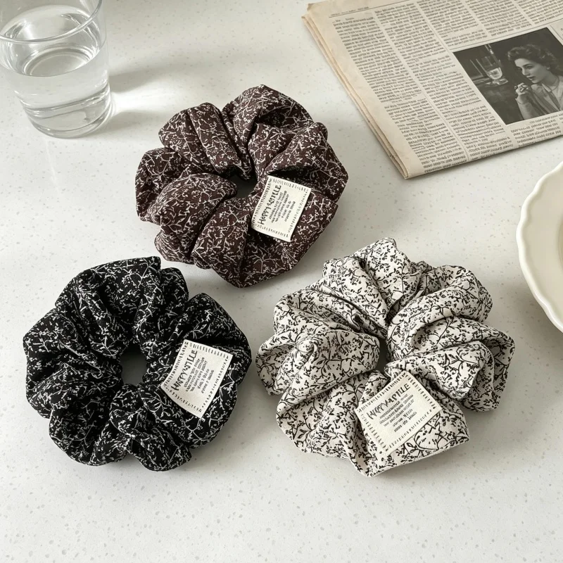 3PCS Retro Tiny Floral Scrunchies Cloth Letter Tag Elastic Hair Ties Neutral Black White Coffee Ladies Daily Ponytail Hair Decor