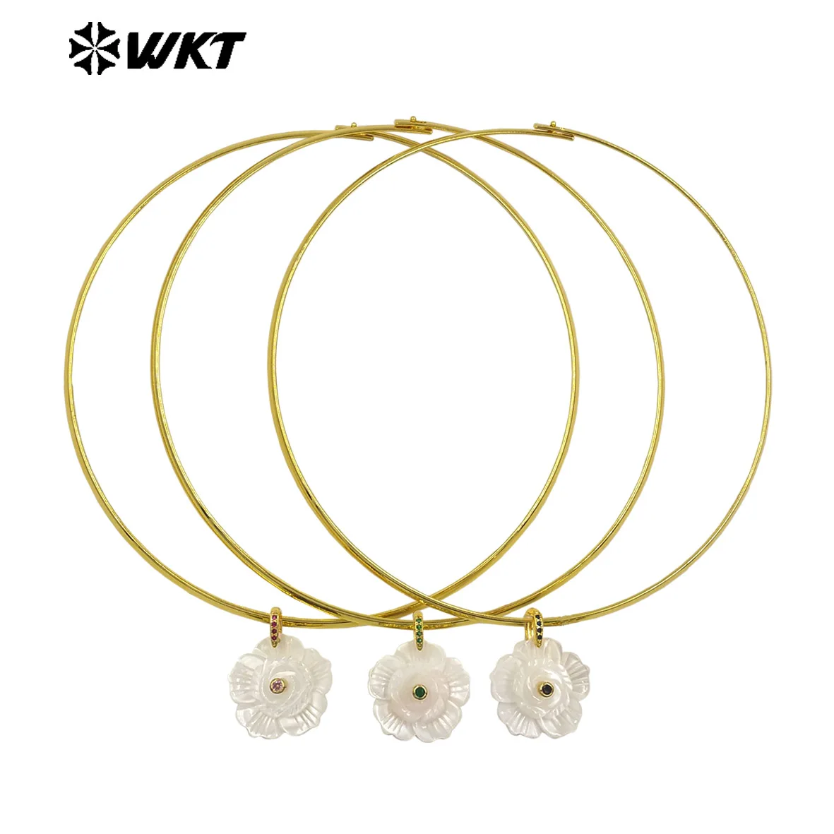 WT-JN382 New Arrival Women Jewelry White Shell And Zircon Paved Flower Shape Pendants Yellow Brass Collar Necklace