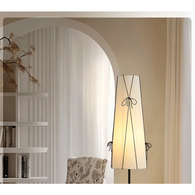Lighting color Medieval wabi-sabi wind floor lamp, high-end decoration next to the sofa in the living room, atmosphere