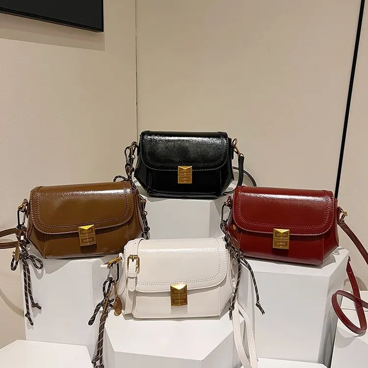 

2025 autumn 2295 new white fashionable versatile small square bag sewing line PU magnetic buckle shoulder bag
