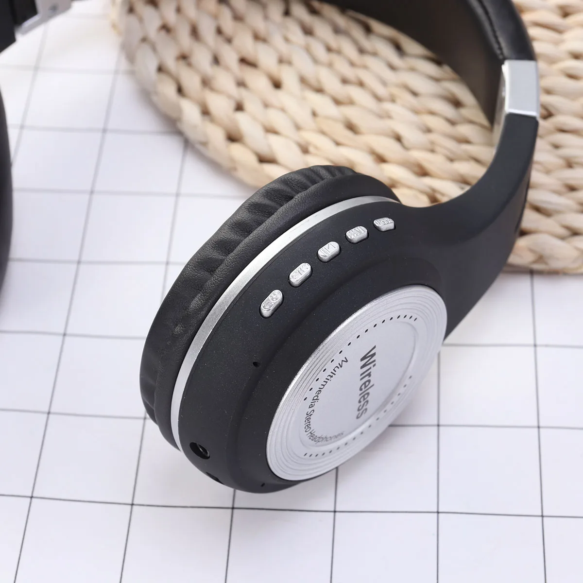 

Wireless Headset 10M Transmission Over-Ear Game Headphones For Computer Video Games Stereo Sound Comfortable Ear Pads