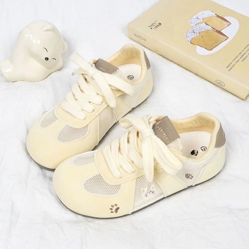 

Cute Casual Embroidered Laced Flat Bottom Shoes Women's Spring 2026 New Style Versatile Low Top Rubber Sole
