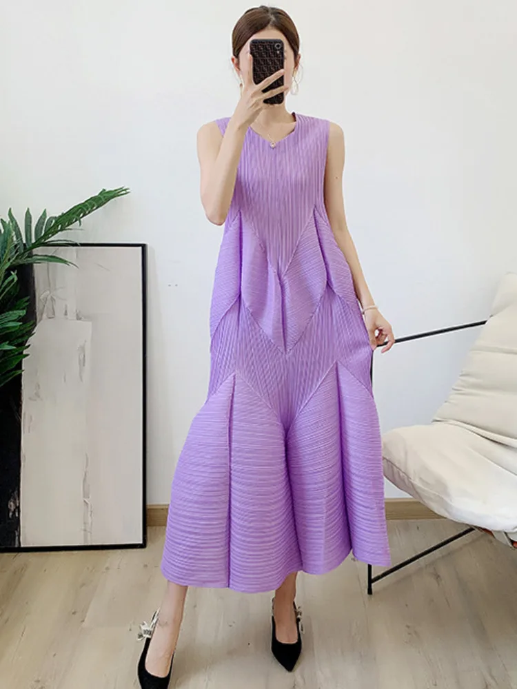 LANMREM Sleeveless Pleated Lantern Dress For Women Solid Color Fold Style Maxi Dresses Ladies Elegant Clothing 2024 Summer TC089