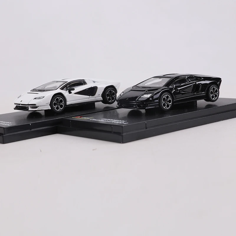 Burago 1:64 Lamborghini Countach LPI 800-4 Alloy Model Car view 2