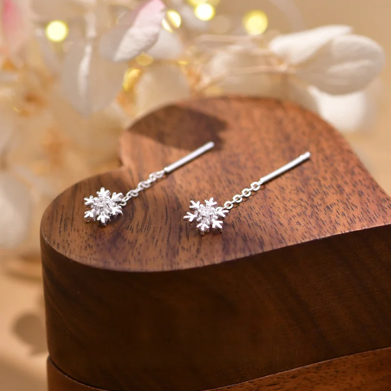 999 Fine Silver Snowflake Threader Earrings Minimalist Chic Short Tassel Cartilage Piercing Niche High-End Screw-Back Stud