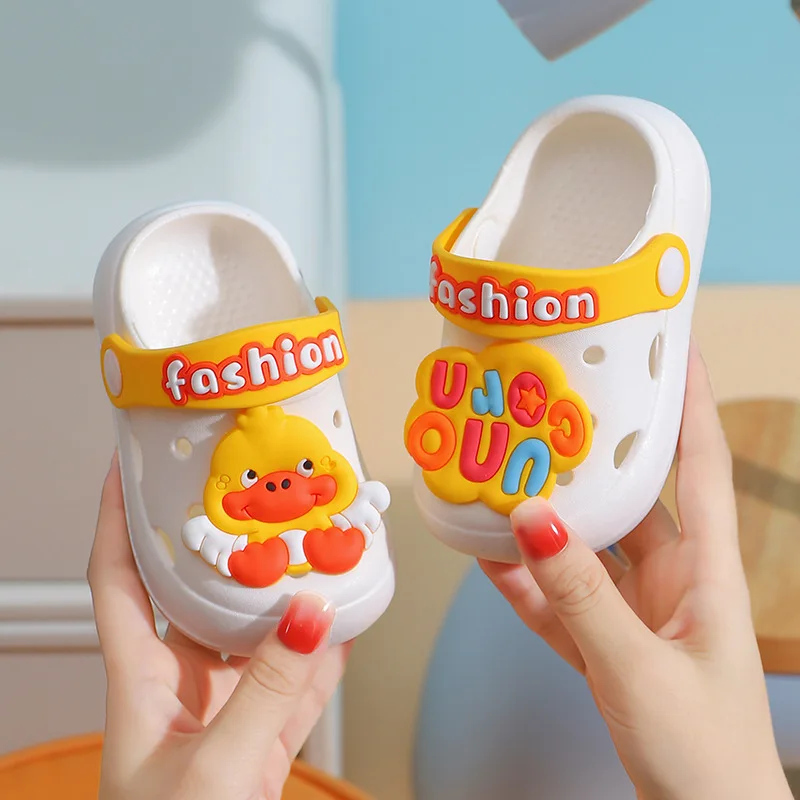 

New cartoon hole shoes for children's slippers, men's baby slippers for home and outdoor wear, soft soled anti slip slippers for