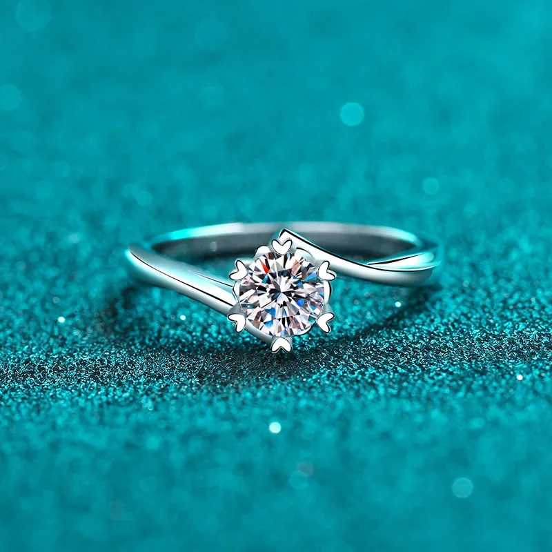 

18K gold inlaid diamond ring, simple snowflake 0.3 carat and 0.5 carat, PT950 platinum moissanite, fashionable and simple ring