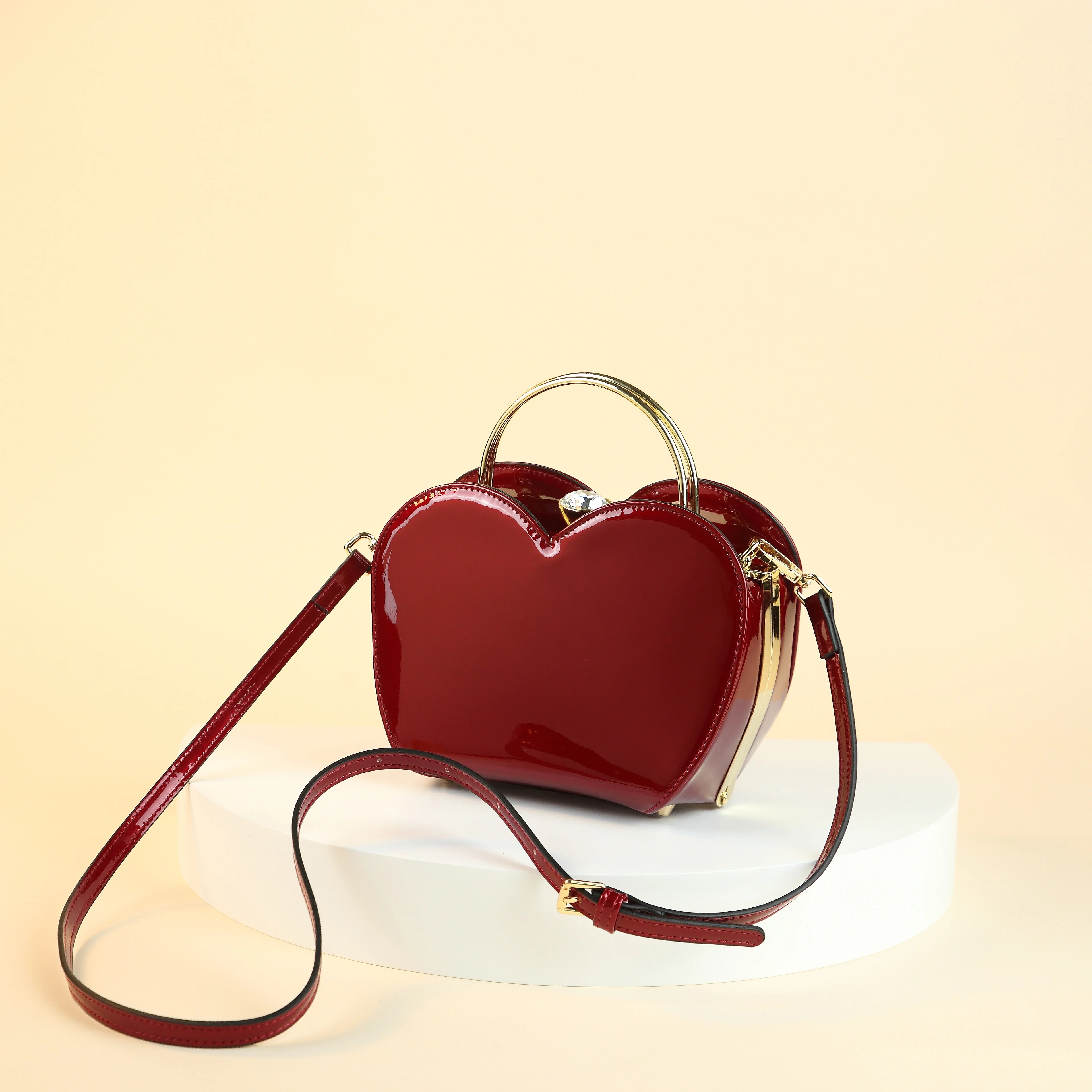 

Симпатичная мини-женская сумочка в форме яблока ярких цветов, идеально подходит для вечеринок и банкетов в подарок