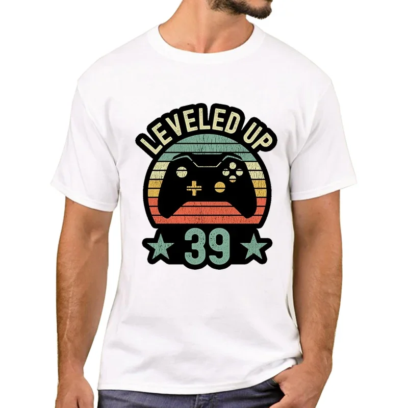 TEEHUB komik seviyesi 39 Unlocked baskılı erkek T-Shirt Hipster eski oyun 39th doğum günü T shirt kısa kollu tişörtleri serin