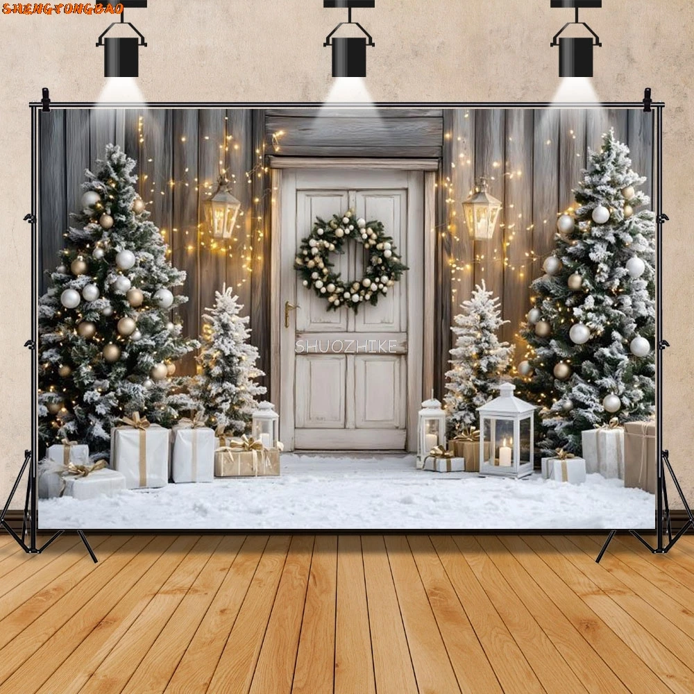 คริสต์มาสไม้ Barn ประตูการถ่ายภาพพื้นหลังของขวัญต้นคริสต์มาส Village Holiday Party ครอบครัวเด็กฉากหลัง CF-30