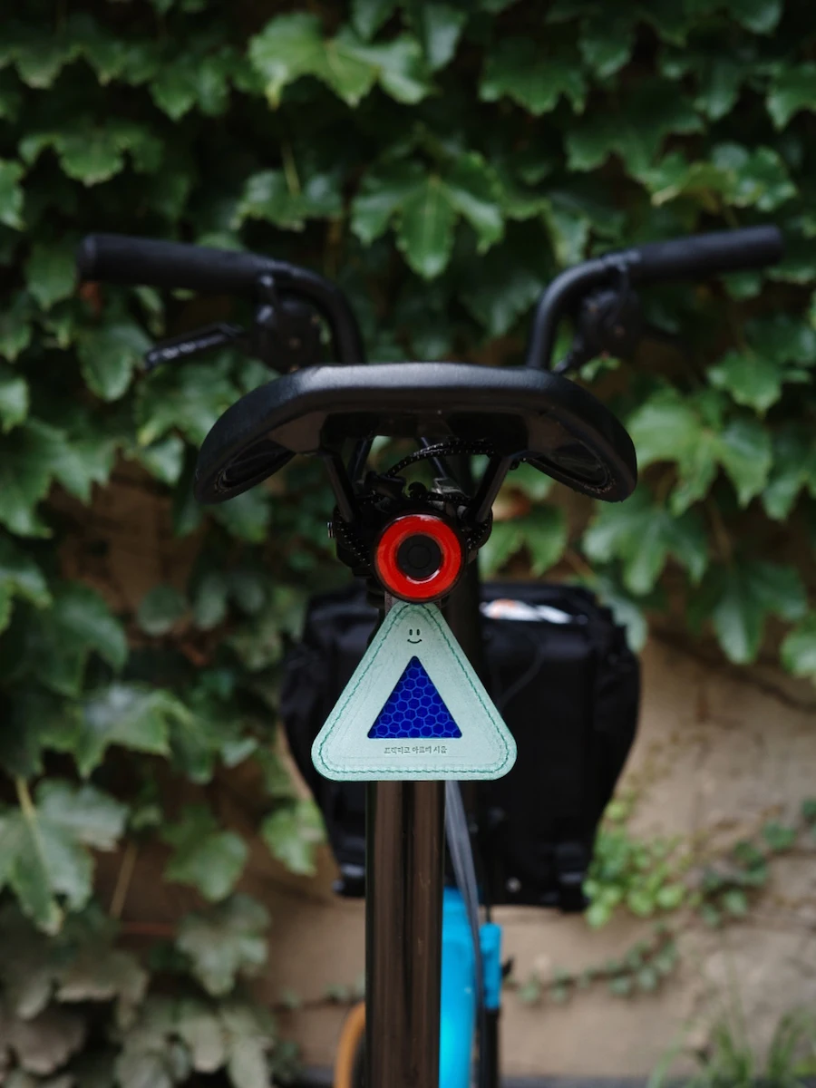 

Handmade Leather Bicycle Riding Se Reflective Plaque High Brightn Waterproof Pendant for Cycling Gear Accories