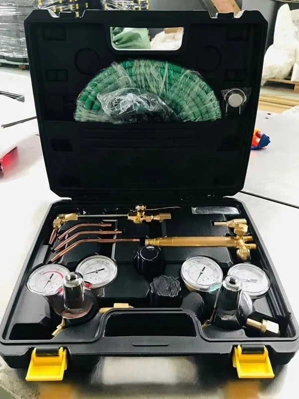 Industrial Welding & Cutting Set  American Style  and Oxygen and Acetylene  Gas Regulator