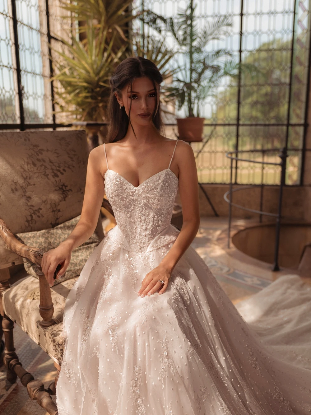 Perle nobili Abbaglianti abito da sposa linea A con corsetto chic a mantella Abito da sposa romantico Personalizzato delicato fino al pavimento