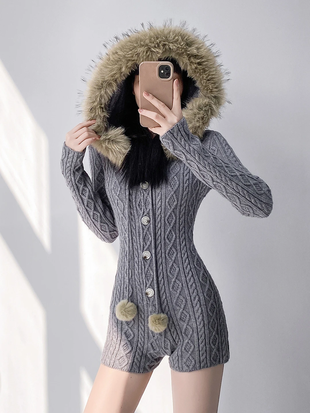 

Американские ретро-шорты-юбка для женщин с высокой талией, облегающие, вязаные, с мехом, с пуговицами и декоративными шариками