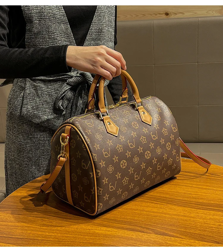 

Дизайнерская сумка для подгузников с логотипом Paris Letter для женщин, элегантная винтажная кожаная сумка-тоут с модным ремнем через плечо и наплечным ремнем.