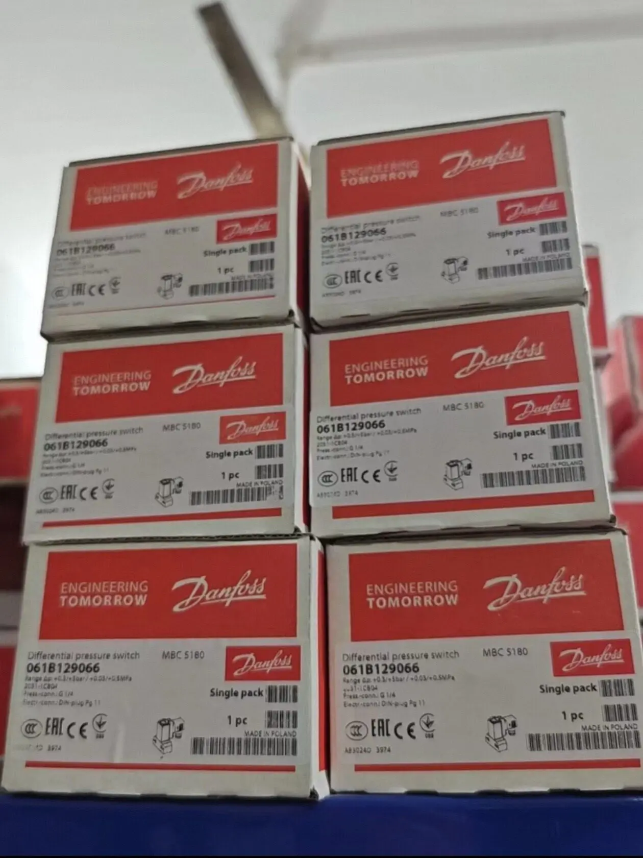 

Model 061B129066 New Danfoss pressure switchin stock