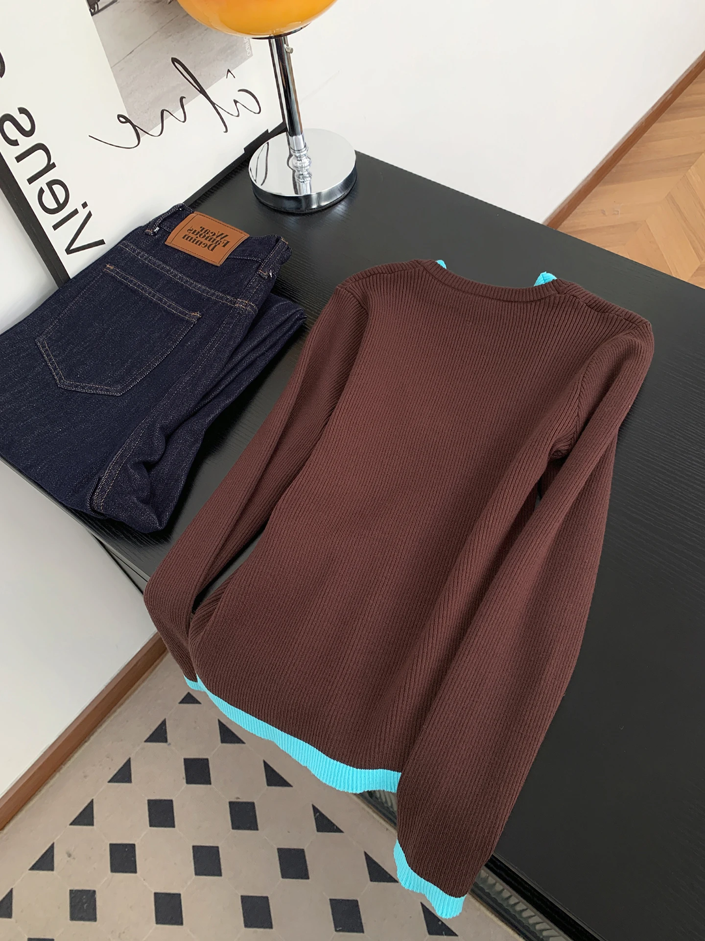 Faionable مكتنزة متماسكة سترة المرأة طويلة Sve Camere مزيج الخريف 2025 تخفيف Sle مستقيم قطع اللون بلوزة