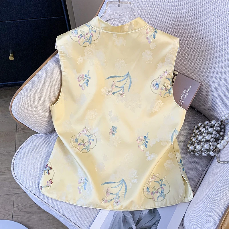 New Chinese Style Eastern Classical Heavyweight Satin Embroidery Stand Collar Button National Trend Hanfu Lady Vest view 3