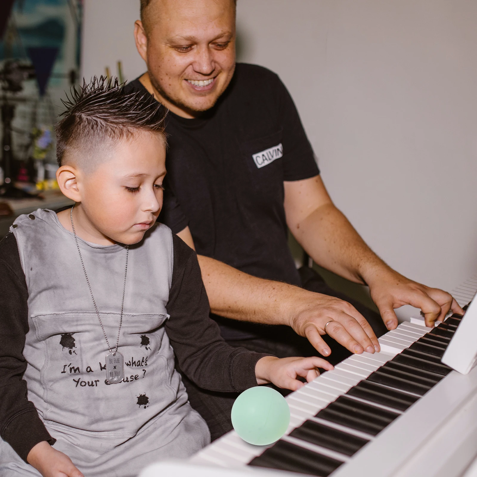 

4Pcs Piano Hand Trainer Balls Sponge Finger Exercisers for Gesture Correction Durable Piano Finger Trainer Suitable for Strength