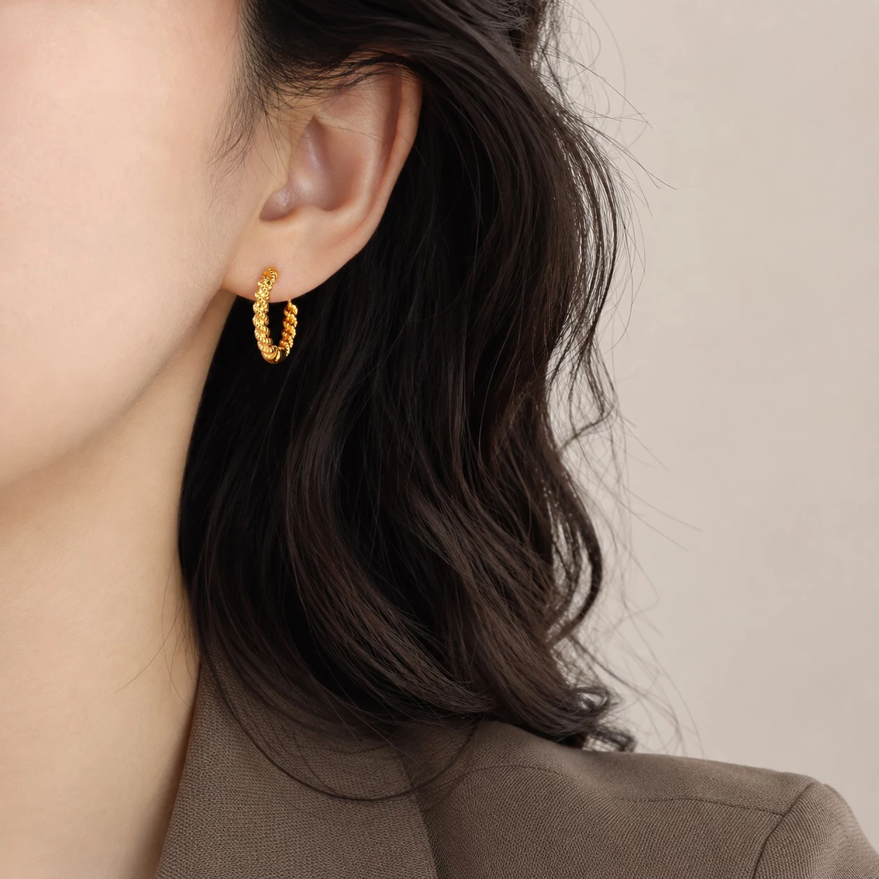 Twisted Rope Huggie Hoop Earrings, Chic Geometric Gold Plated Textured Circle Earrings for Women