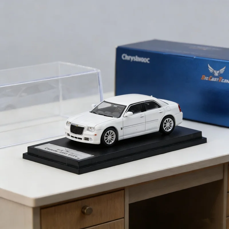 

1:64 Chryslers 300C Alloy Classic Luxy Car Model Diecast Metal Retro Old Vehicles Car Model Miniature Scale Simulation Kids Gift