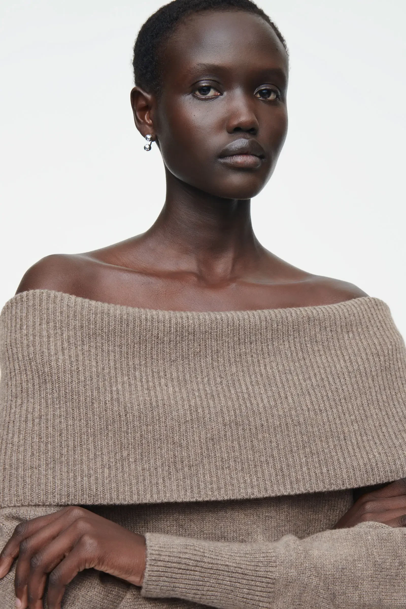 

XIMIAN APPAREL 2026 YAZHIMEI cosmod spring new style of Women's casual standard one-shoulder knit pullover