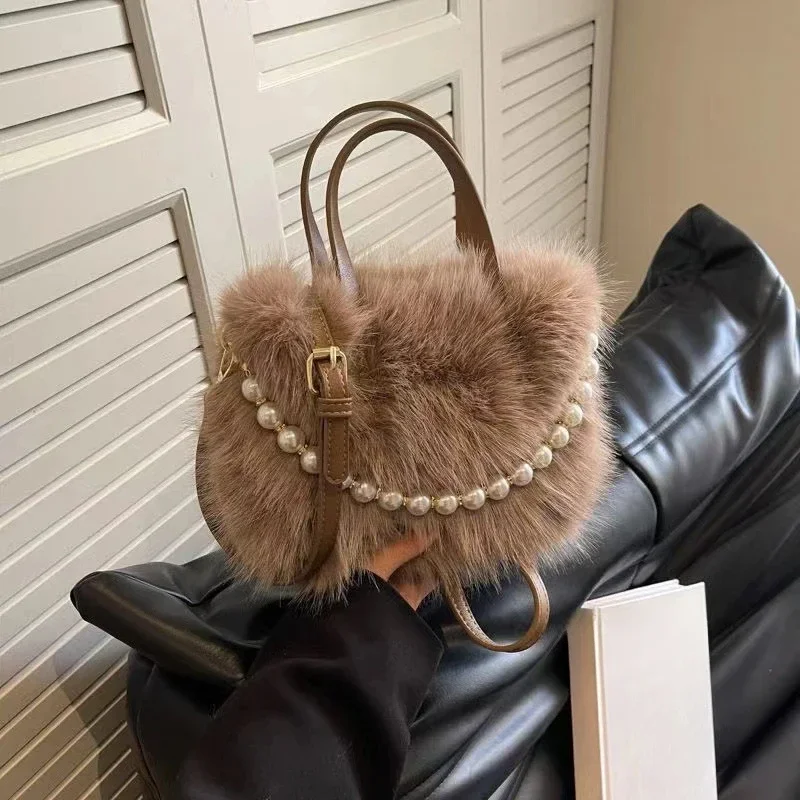 

Fashion Furry Shoulder Messenger Bag Long Plush Pearl Chain Faux Fur Handbag Large Capacity Tote Bag Winter bags Zipper bag