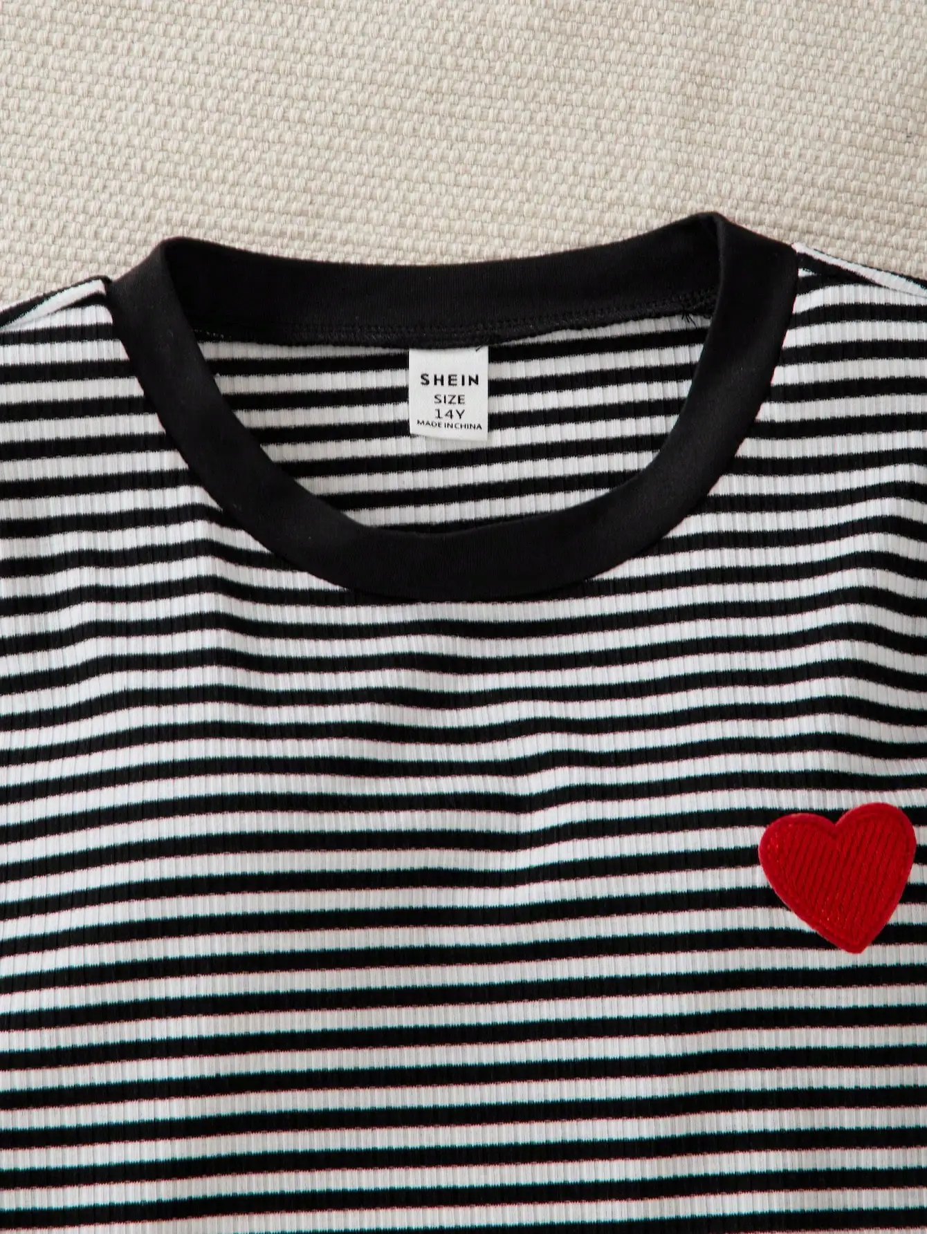 

Striped Round Neck Short Sleeve Casual Dress With Heart Applique
